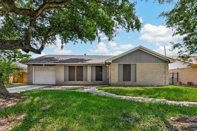 Building Photo - 2714 S Brompton Dr