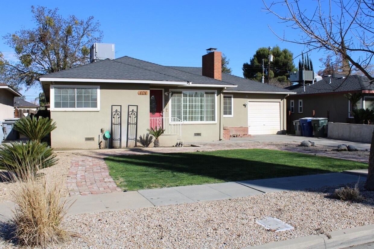 Primary Photo - 404 W Robinson Ave