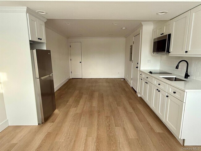 Foto del edificio - 126 E Main St