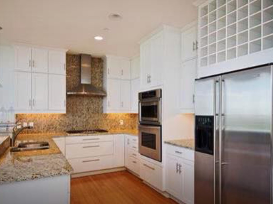 Primary Photo - 700 W 31st St