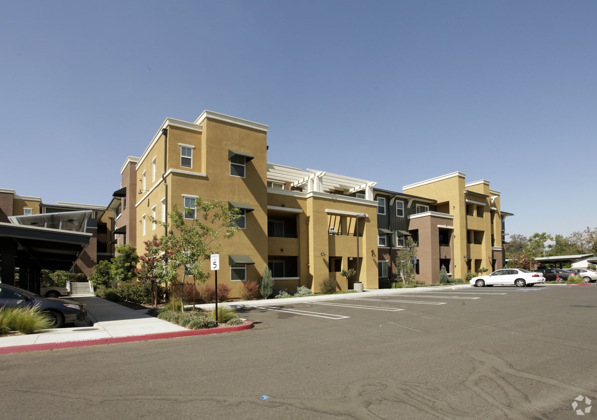 Primary Photo - Courier Place Apartment Homes