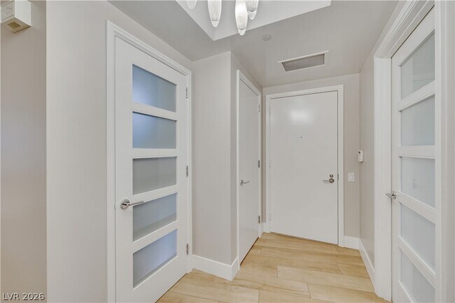 Foto del edificio - 322 E Karen Ave