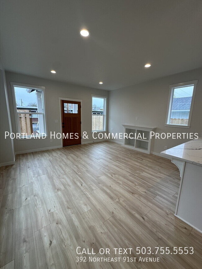 Building Photo - 392 NE 91st Ave