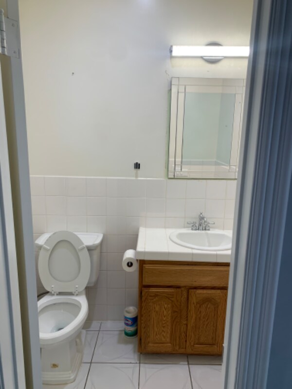 Foto del edificio - 13353 Reedley St