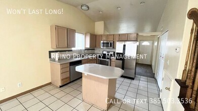 Building Photo - 4770 Old Church Ct