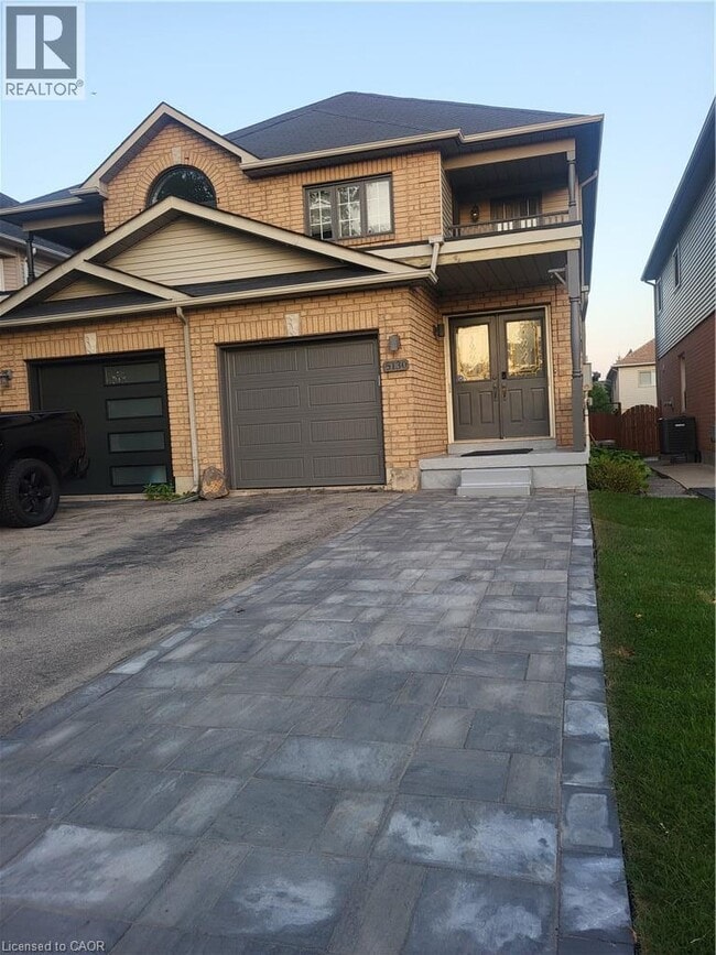 Building Photo - 5130 Des Jardines Dr