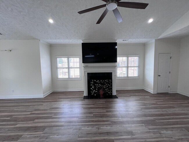 Foto del edificio - 812 Sage Creek Ln