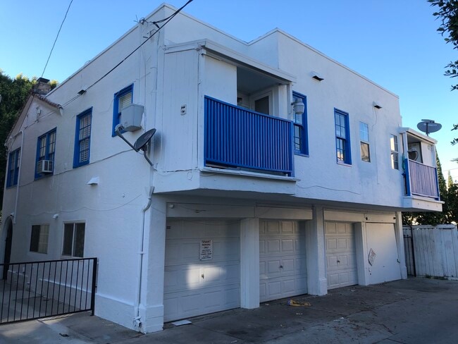 Building Photo - 830 Rose Ave