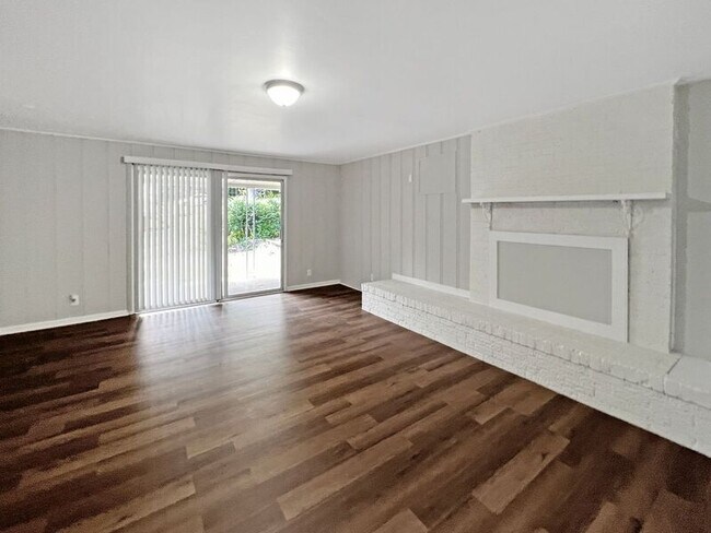 Foto del edificio - 236 13th Ave NW