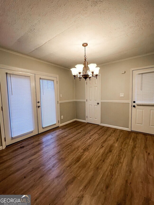 Building Photo - 562 Oak Hills Rd