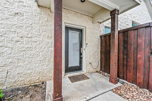 Building Photo - 2556 Wedglea Dr