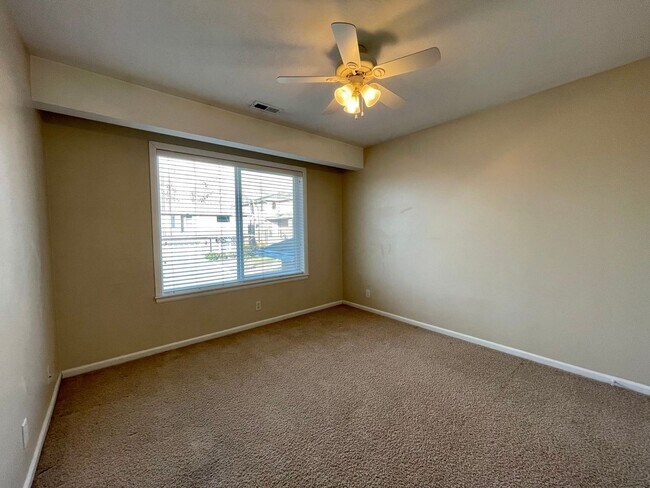 Foto del edificio - Spacious Midvale Townhome