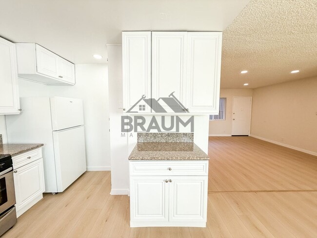 Foto del edificio - 13129 Oxnard St