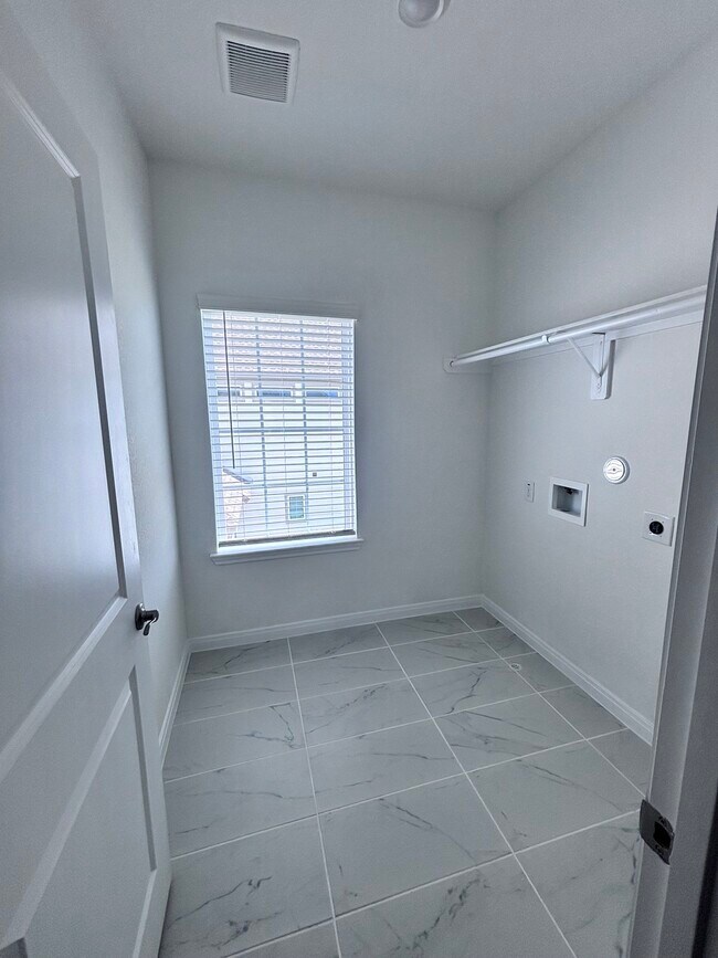 Building Photo - 14305 Port Jackson Dr
