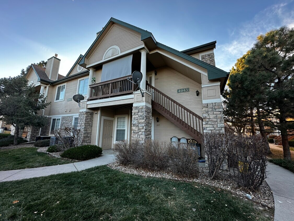 4045 S Crystal Cir Unit 202, Aurora, CO 80014 Condo for Rent in