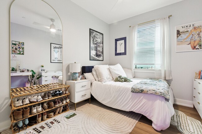 Foto del edificio - Elegant 3 Bedroom, 2.5 Bath Apartment