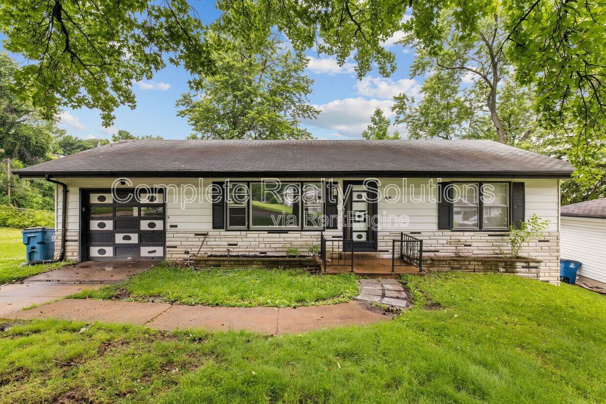 Foto principal - 8881 Darnell Pl