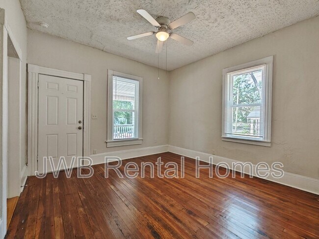 Building Photo - 3013 Dignan St