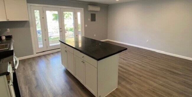 Cocina/Sala/Comedor - 433 S Fairview St