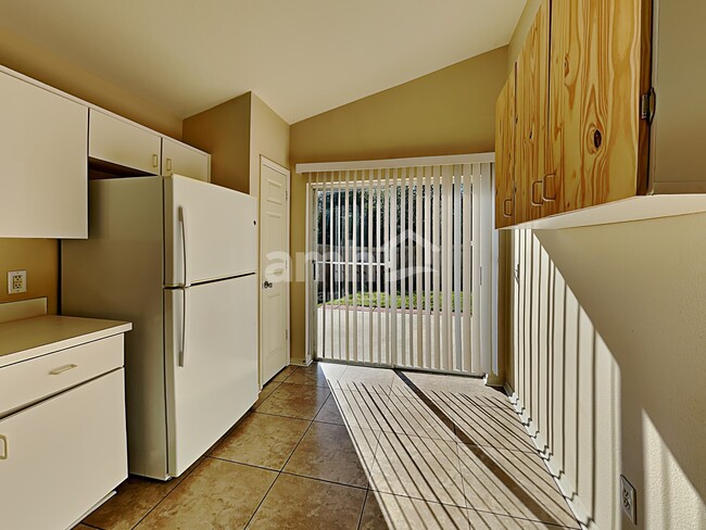 Building Photo - 6803 Summer Cove Dr