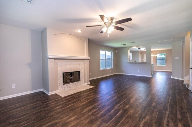 Foto del edificio - 8315 Sycamore Ln