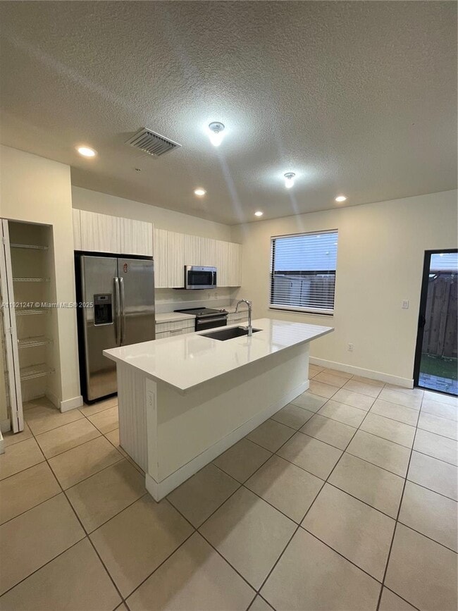 Foto del edificio - 10443 NW 82nd St