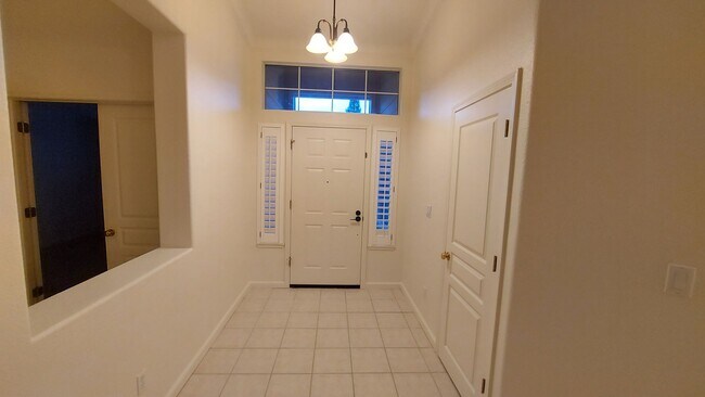 Foto del edificio - Excellent single story, 4 bedroom 3 bath home in Ashley Woods, a gated Granite Bay Neighborhood.