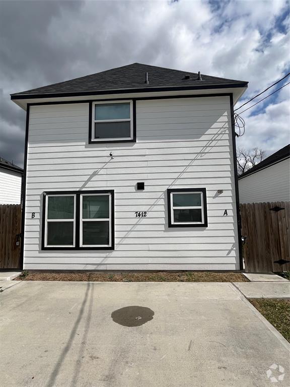Building Photo - 7412 Pond St