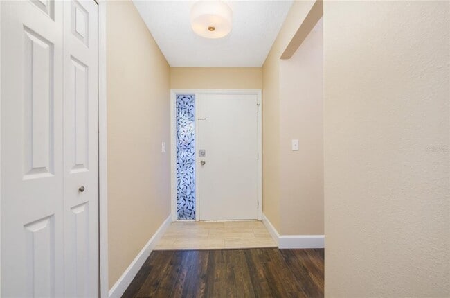 Building Photo - 439 S Netherwood Cres