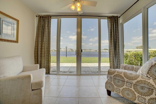 Building Photo - 1801 Ocean Dr