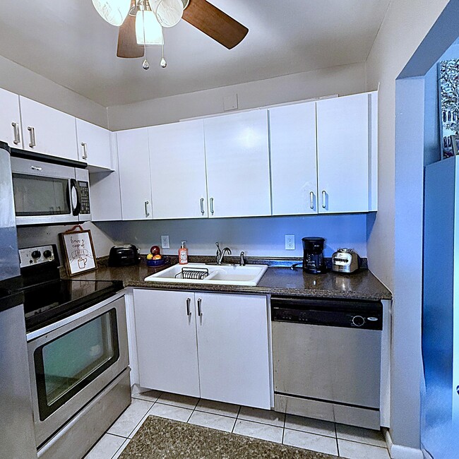 Building Photo - 181 Tilford I