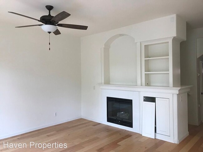 Building Photo - 3 br, 2.5 bath House - 923 Lawrence