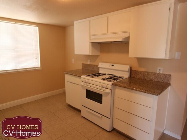 Foto del edificio - 5 br, 2 bath House - 2525 S. 10th St.