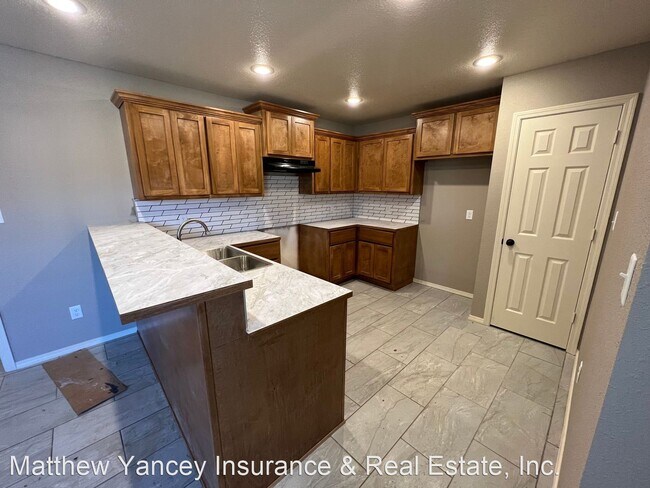 Building Photo - 2 br, 1 bath House - 2229 Alma Blvd - 2229...