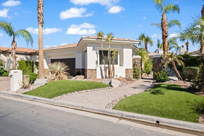Building Photo - 936 Mesa Grande Dr
