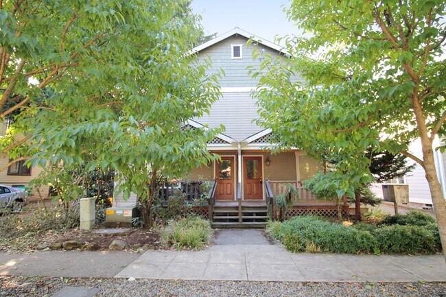 Building Photo - 46 NE Sacramento St