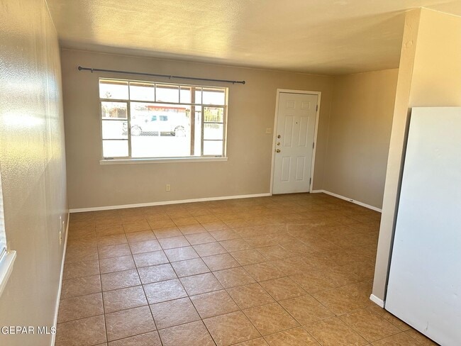 Building Photo - 5732 Arrowhead Dr