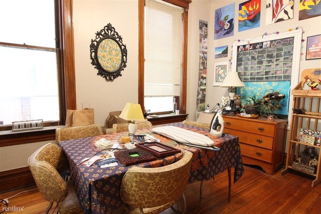 Building Photo - 3 br, 1 bath  - 2133 W Evergreen Ave # 1