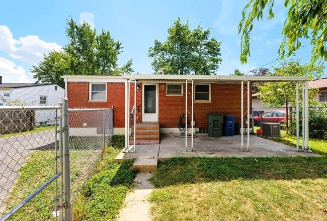 Building Photo - 3938 Halsey Pl