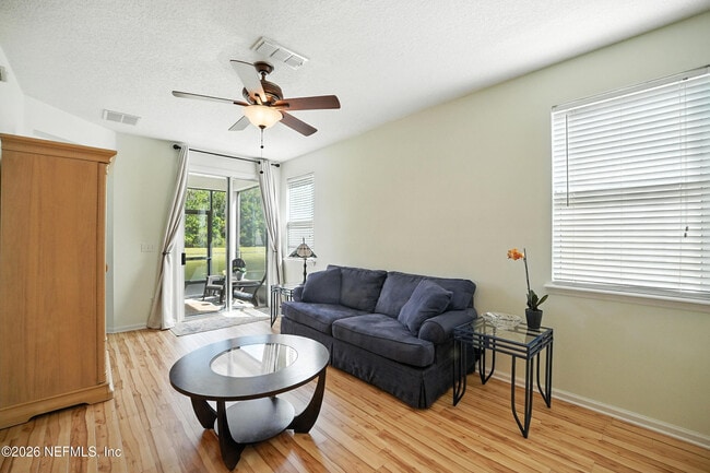 Foto del edificio - 6119 Bartram Village Dr