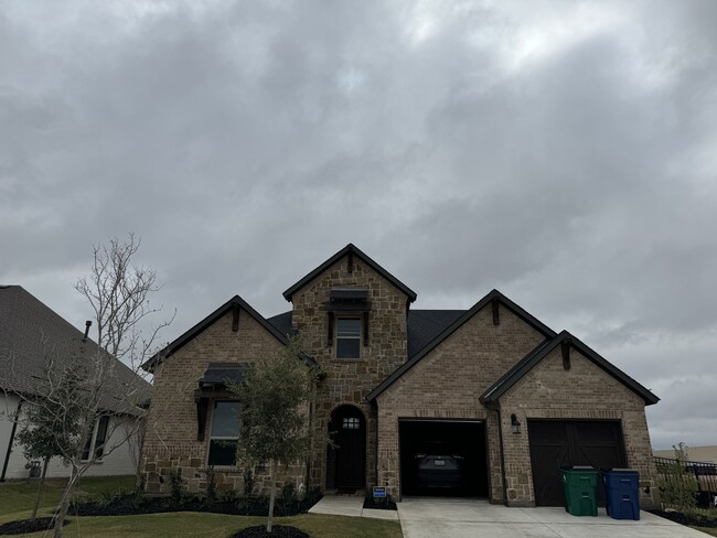 Building Photo - 1548 Vermillion Dr