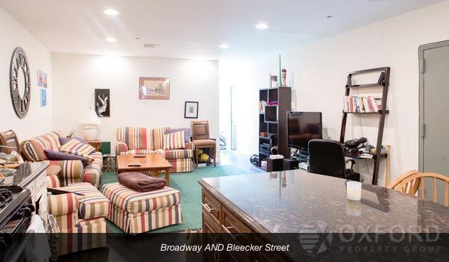 Foto del edificio - 647 Broadway