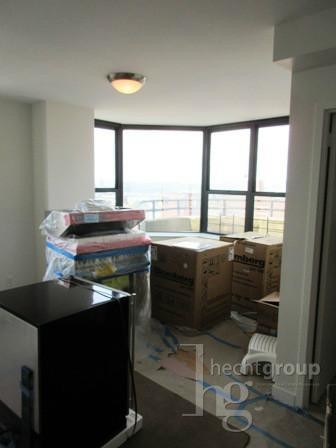 Building Photo - 247 W 87th St