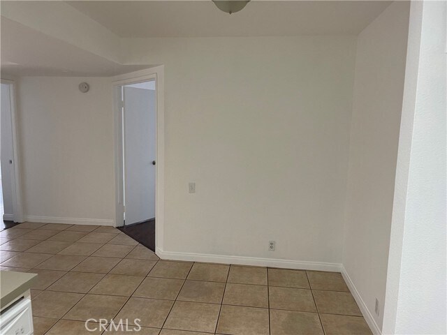 Building Photo - 1400 W Edgehill Rd