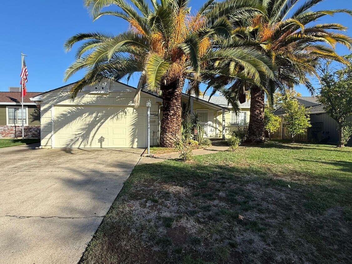 Foto principal - Cozy 2 bedroom 1 bathroom with pool!