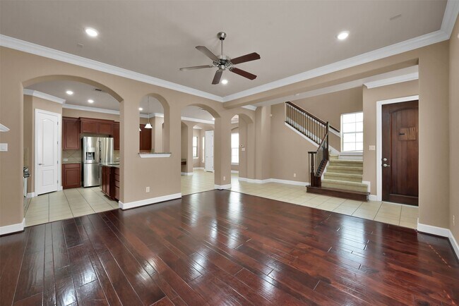 Building Photo - 14546 San Pietro Dr