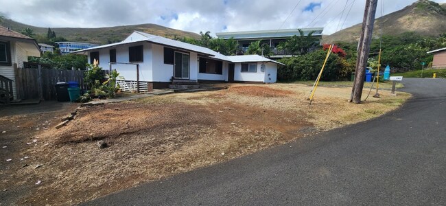 Building Photo - 247 Lanipo Dr