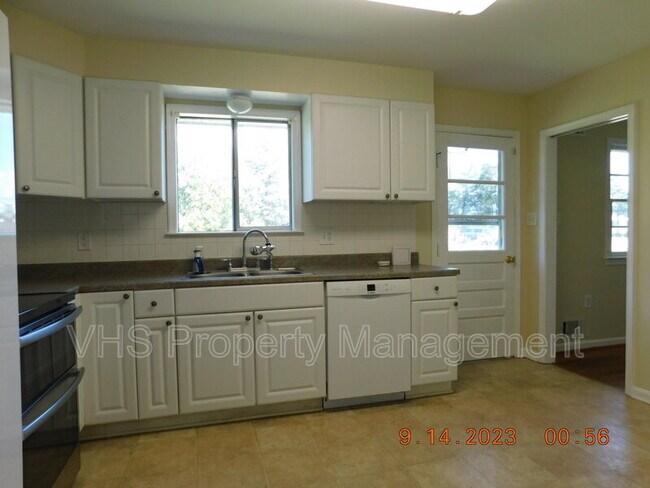 Foto del edificio - 8691 Old Dumfries Rd