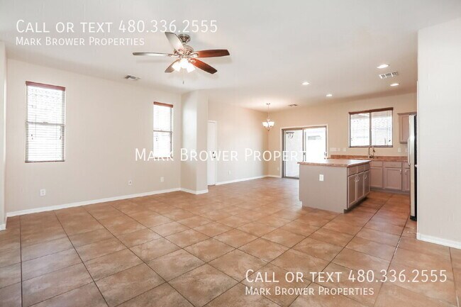 Foto del edificio - 4177 E Woodside Ct