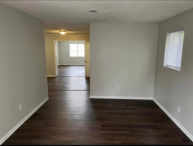 Building Photo - 3610 Goldfinch Dr